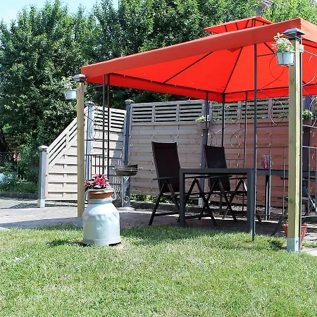 Apartamento Cozy In With Beautiful Garden Zierow