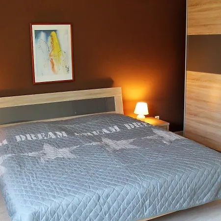 Cozy In With Beautiful Garden Apartamento Zierow