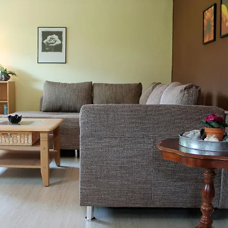 Cozy In With Beautiful Garden Apartamento Zierow
