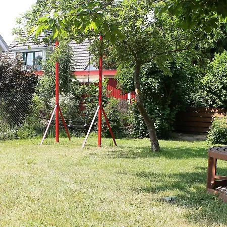 Cozy In With Beautiful Garden Zierow